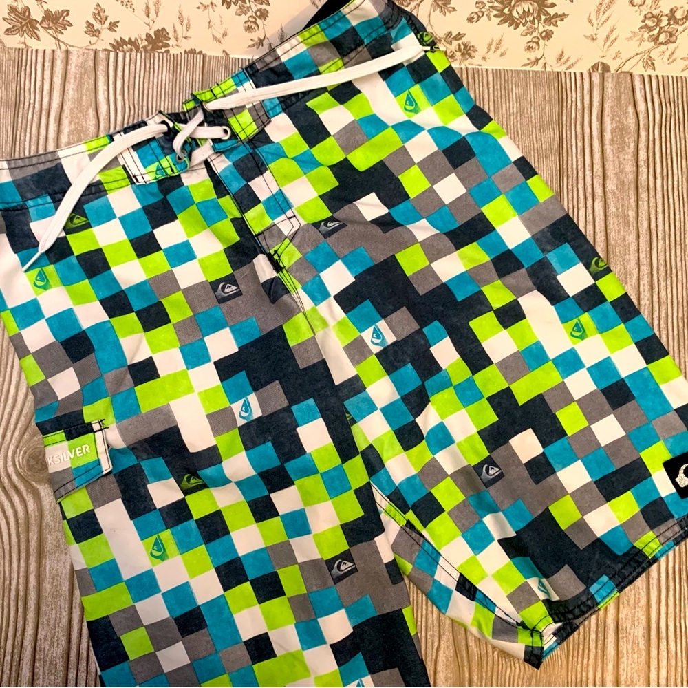 Quicksilver swim trunks size 29